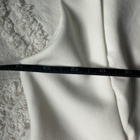 White mini A-line dress with open back and zipper closure size x-small - Picture 5 of 6